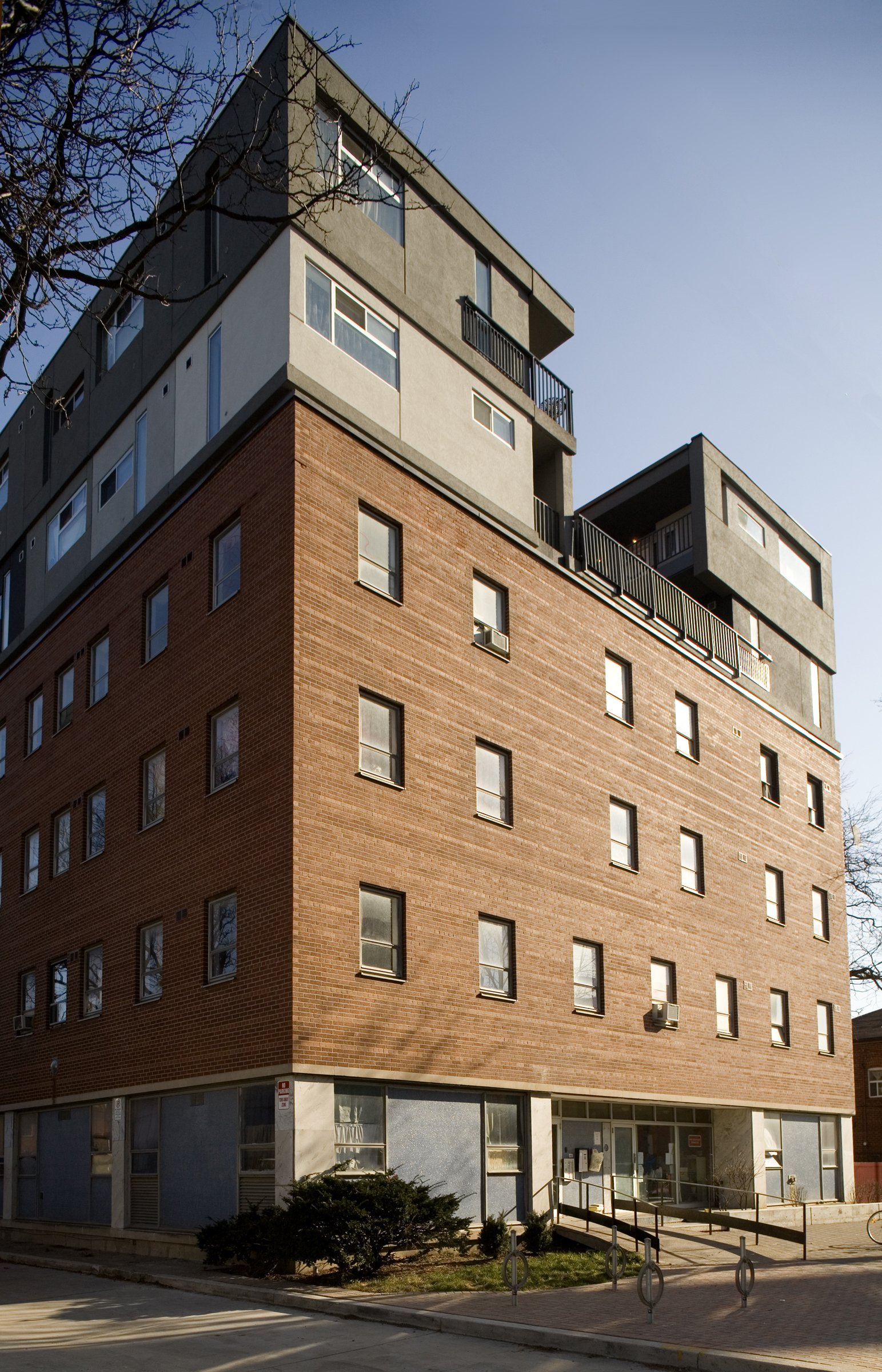 Leonard Street Housing - Image 2